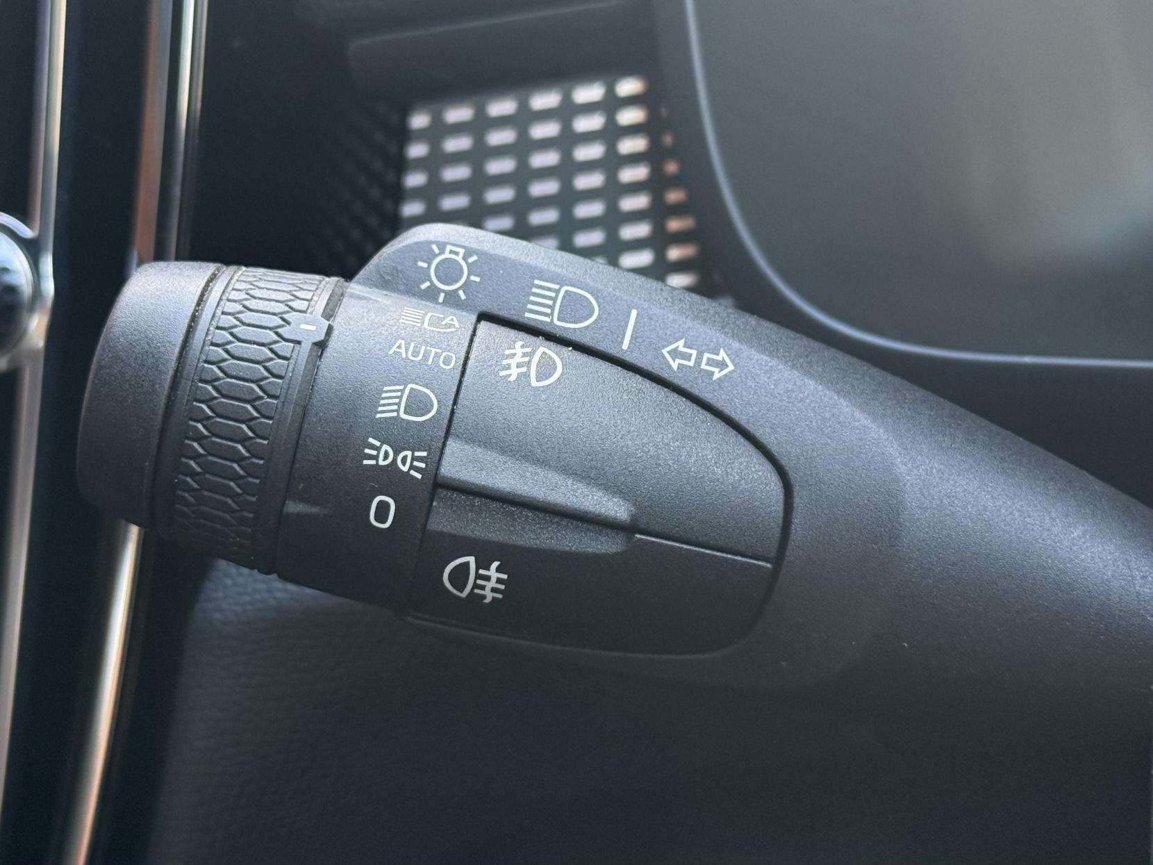 2020 VOLVO XC40 2020 VOLVO XC40