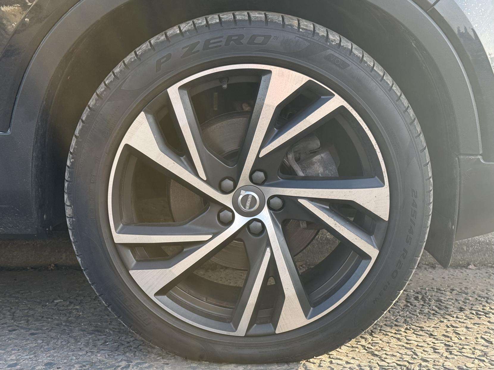 2020 VOLVO XC40 2020 VOLVO XC40