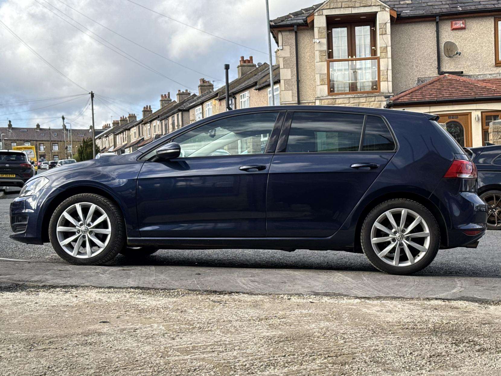 A 2014 VOLKSWAGEN GOLF 1.4 TSI BlueMotion Tech ACT GT Hatchback 5dr Petrol DSG Euro 6 (s/s) (150 ps) A 2014 VOLKSWAGEN GOLF 1.4 TSI BlueMotion Tech ACT GT Hatchback 5dr Petrol DSG Euro 6 (s/s) (150 ps)