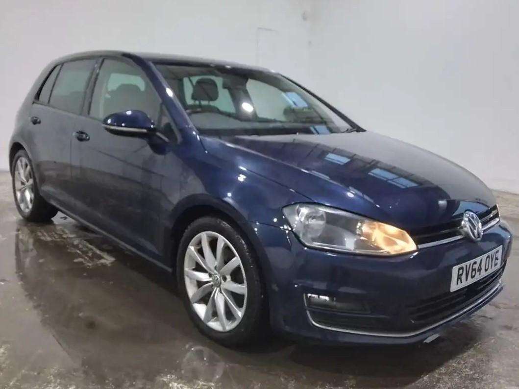 A 2014 VOLKSWAGEN GOLF 1.4 TSI BlueMotion Tech ACT GT Hatchback 5dr Petrol DSG Euro 6 (s/s) (150 ps) A 2014 VOLKSWAGEN GOLF 1.4 TSI BlueMotion Tech ACT GT Hatchback 5dr Petrol DSG Euro 6 (s/s) (150 ps)