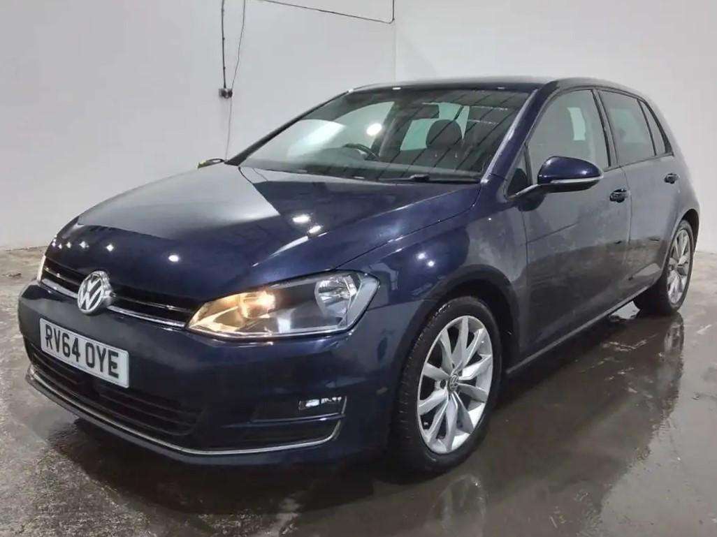A 2014 VOLKSWAGEN GOLF 1.4 TSI BlueMotion Tech ACT GT Hatchback 5dr Petrol DSG Euro 6 (s/s) (150 ps) A 2014 VOLKSWAGEN GOLF 1.4 TSI BlueMotion Tech ACT GT Hatchback 5dr Petrol DSG Euro 6 (s/s) (150 ps)