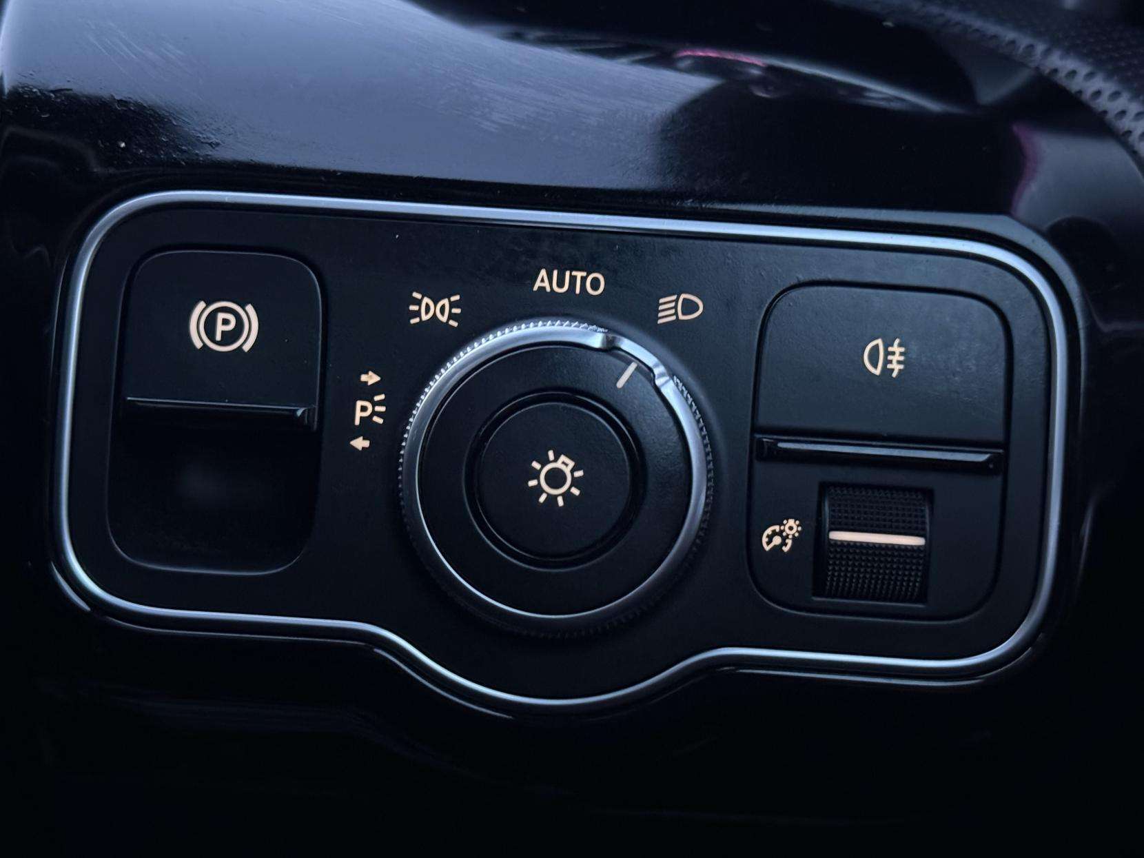 2019 MERCEDES-BENZ A CLASS 2019 MERCEDES-BENZ A CLASS