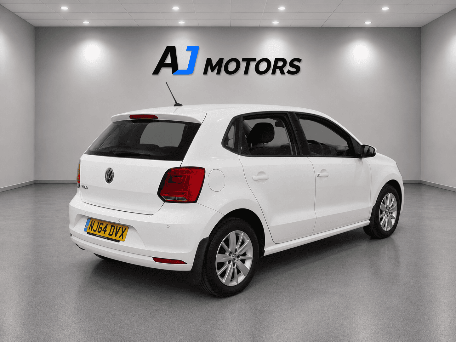 A 2014 VOLKSWAGEN POLO 1.2 TSI BlueMotion Tech SE Hatchback 5dr Petrol Manual Euro 6 (s/s) (90 ps) A 2014 VOLKSWAGEN POLO 1.2 TSI BlueMotion Tech SE Hatchback 5dr Petrol Manual Euro 6 (s/s) (90 ps)