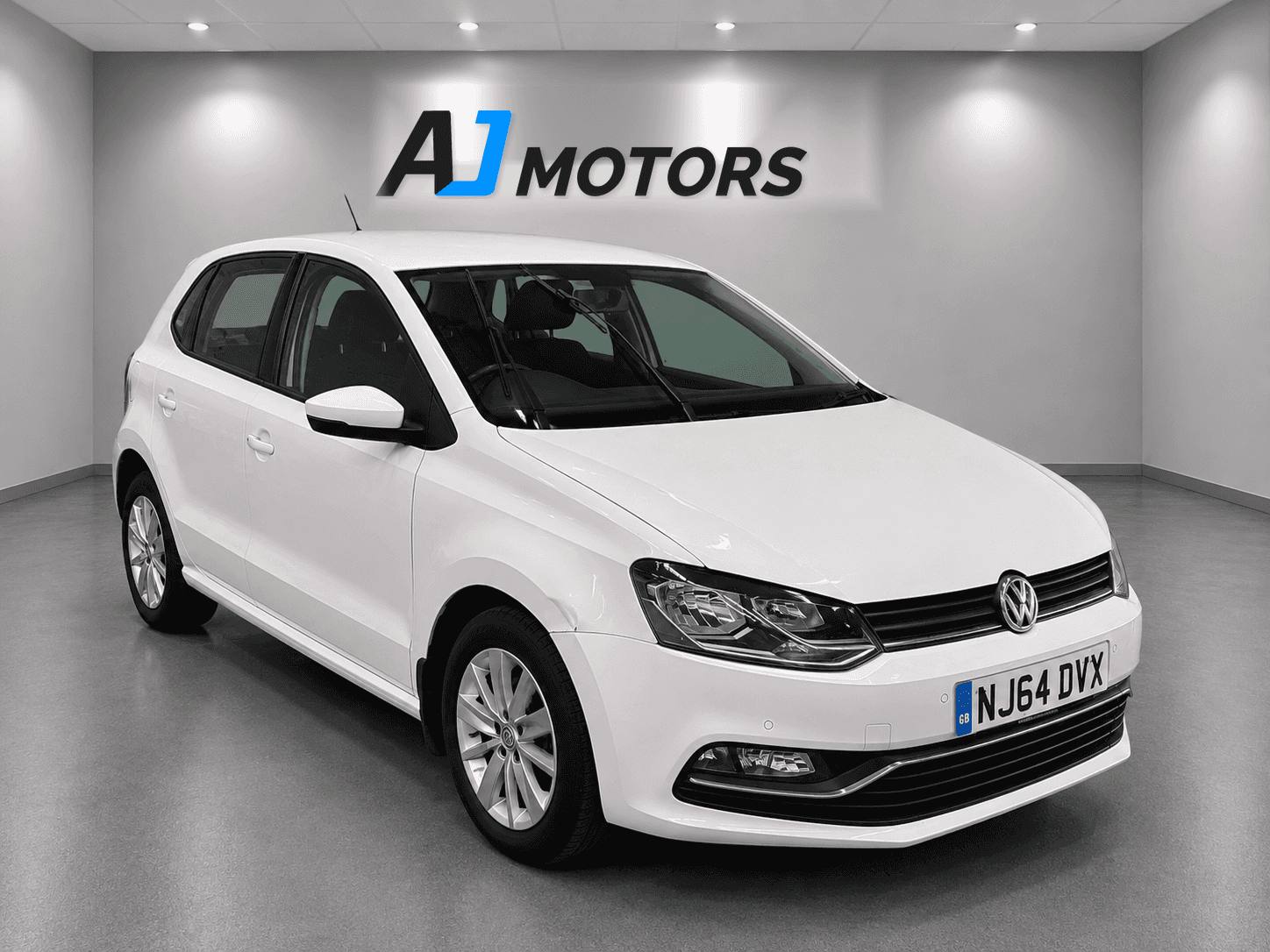 A 2014 VOLKSWAGEN POLO 1.2 TSI BlueMotion Tech SE Hatchback 5dr Petrol Manual Euro 6 (s/s) (90 ps) A 2014 VOLKSWAGEN POLO 1.2 TSI BlueMotion Tech SE Hatchback 5dr Petrol Manual Euro 6 (s/s) (90 ps)