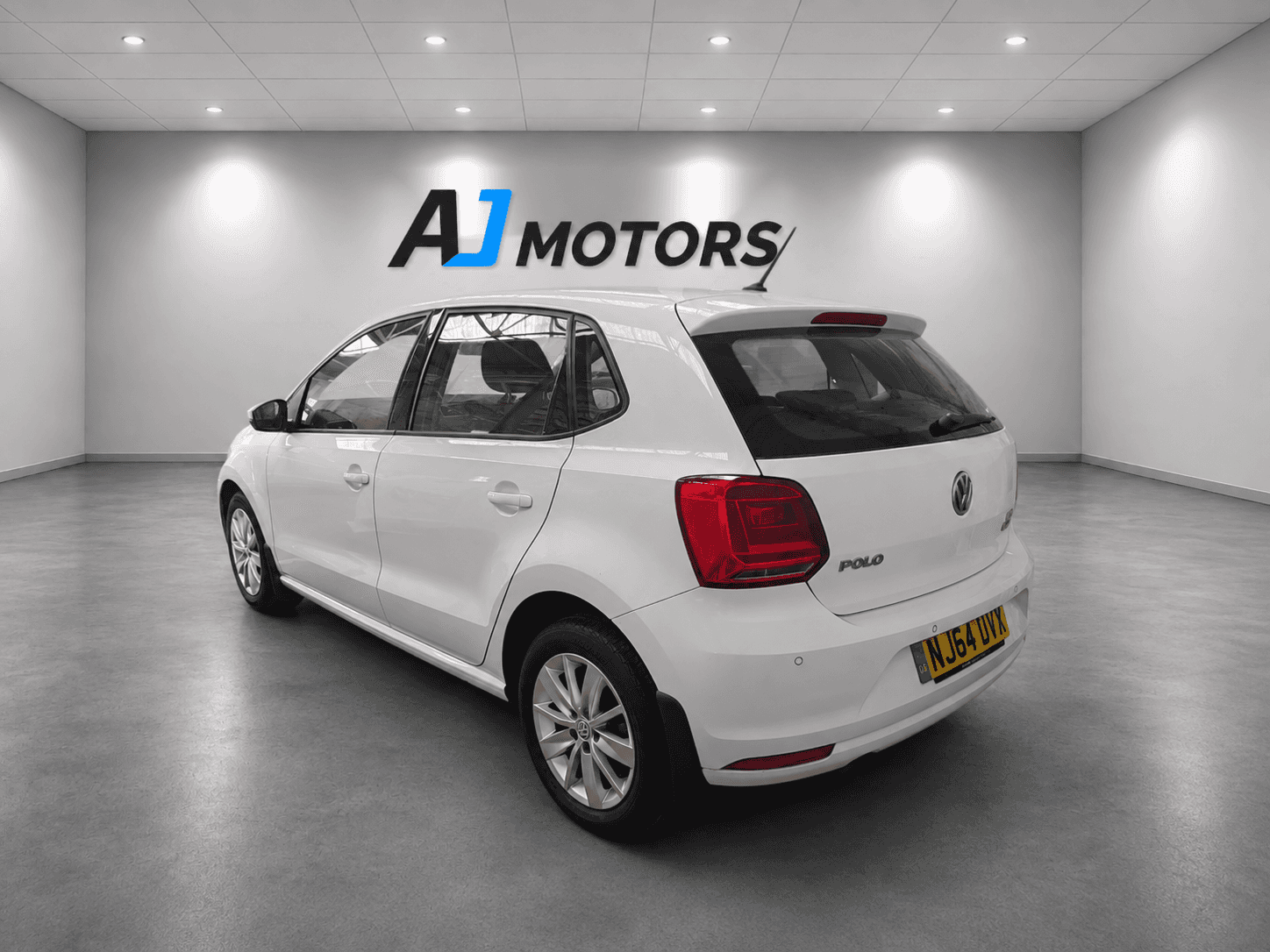 A 2014 VOLKSWAGEN POLO 1.2 TSI BlueMotion Tech SE Hatchback 5dr Petrol Manual Euro 6 (s/s) (90 ps) A 2014 VOLKSWAGEN POLO 1.2 TSI BlueMotion Tech SE Hatchback 5dr Petrol Manual Euro 6 (s/s) (90 ps)