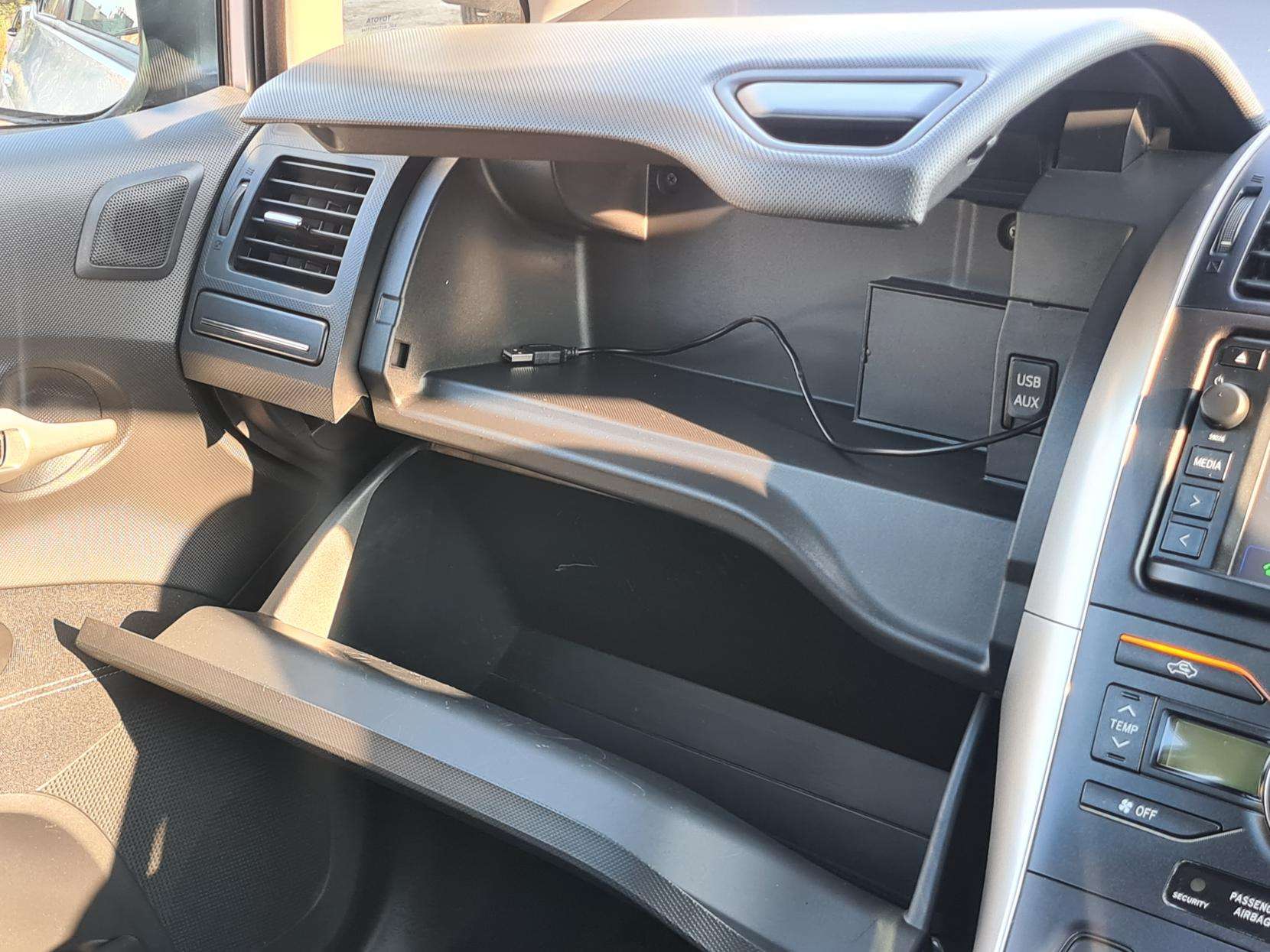 2012 TOYOTA AURIS 2012 TOYOTA AURIS