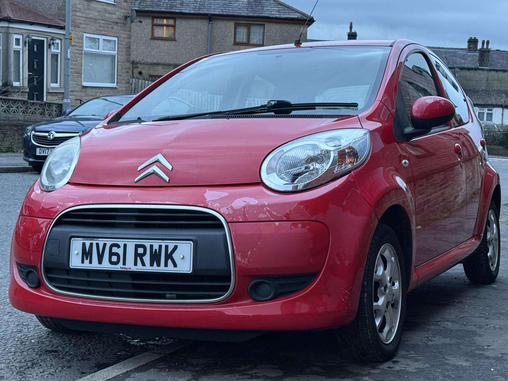 A 2011 CITROEN C1 1.0i VTR+ Hatchback 5dr Petrol Manual Euro 5 (68 ps) A 2011 CITROEN C1 1.0i VTR+ Hatchback 5dr Petrol Manual Euro 5 (68 ps)