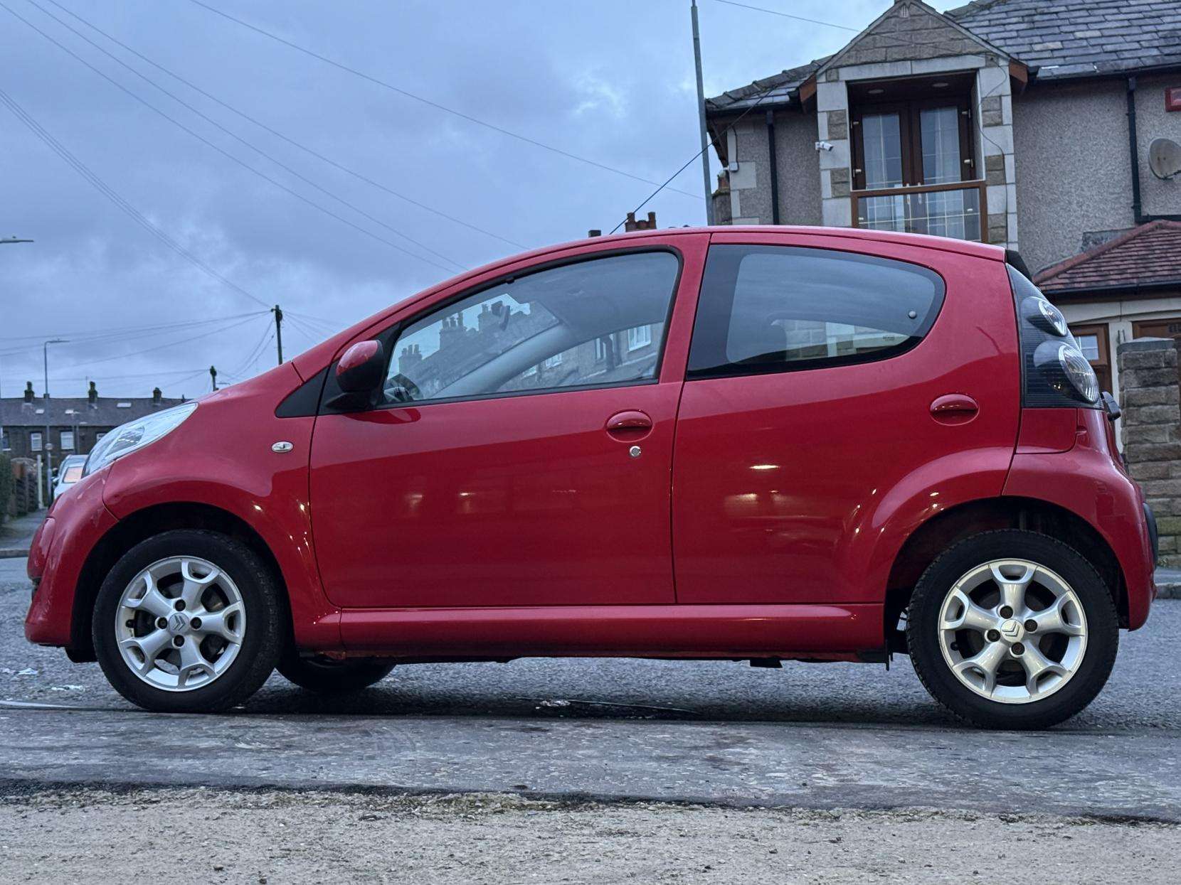 A 2011 CITROEN C1 1.0i VTR+ Hatchback 5dr Petrol Manual Euro 5 (68 ps) A 2011 CITROEN C1 1.0i VTR+ Hatchback 5dr Petrol Manual Euro 5 (68 ps)