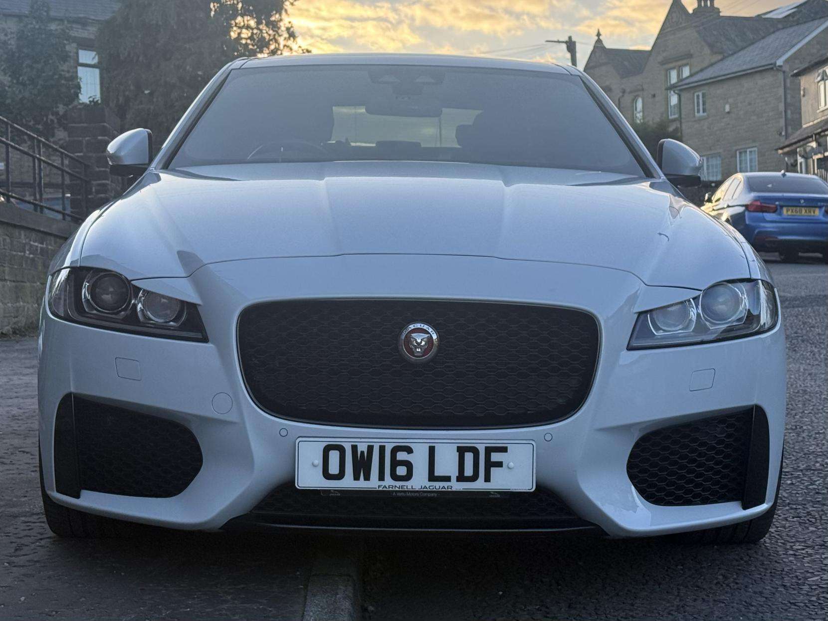 A 2016 JAGUAR XF 3.0d V6 S Saloon 4dr Diesel Auto Euro 6 (s/s) (300 ps) A 2016 JAGUAR XF 3.0d V6 S Saloon 4dr Diesel Auto Euro 6 (s/s) (300 ps)