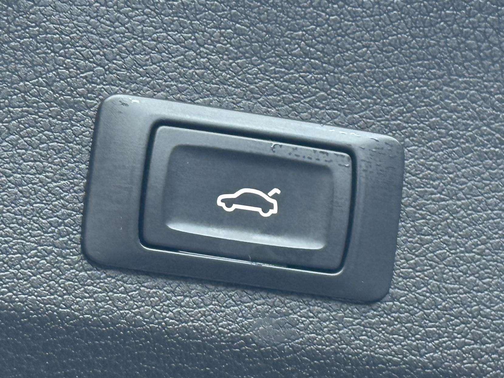 2013 AUDI Q7 2013 AUDI Q7