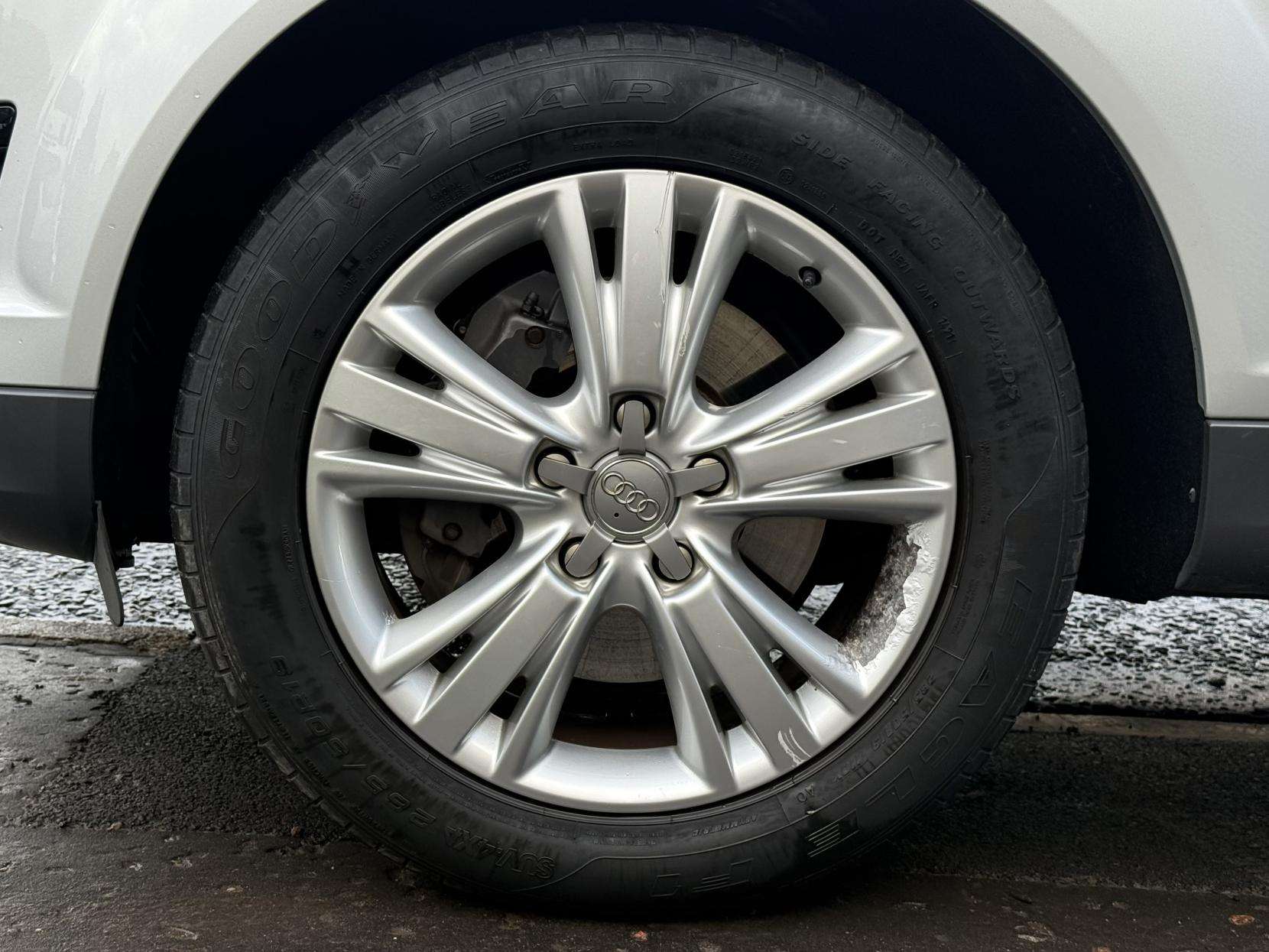 2013 AUDI Q7 2013 AUDI Q7