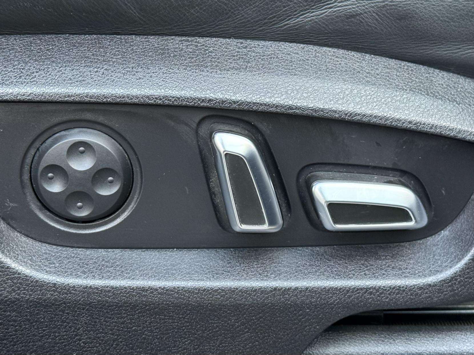 2013 AUDI Q7 2013 AUDI Q7