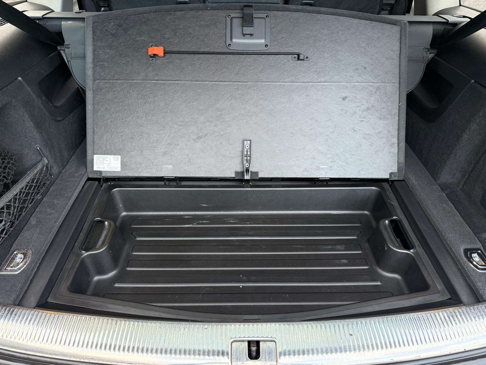 2013 AUDI Q7 2013 AUDI Q7