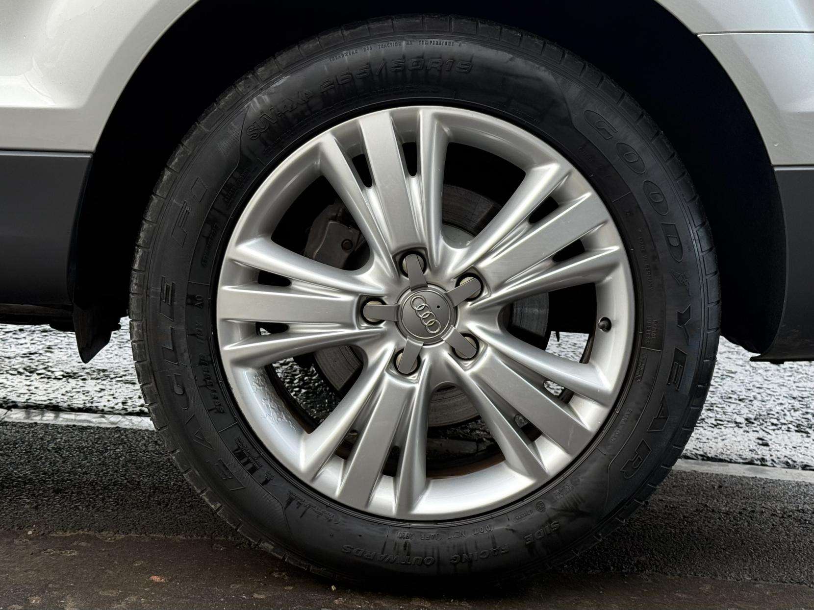 2013 AUDI Q7 2013 AUDI Q7