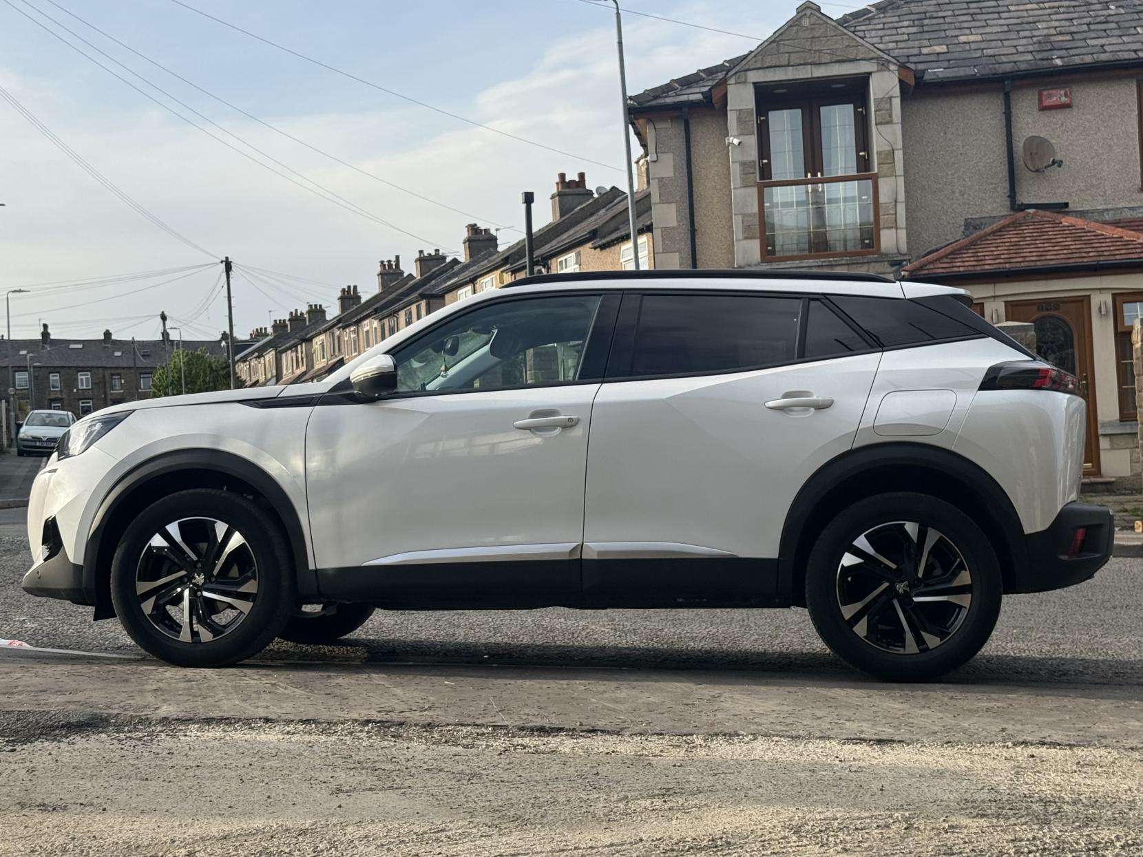 A 2020 PEUGEOT 2008 1.2 PureTech Allure Premium SUV 5dr Petrol Manual Euro 6 (s/s) (100 ps) A 2020 PEUGEOT 2008 1.2 PureTech Allure Premium SUV 5dr Petrol Manual Euro 6 (s/s) (100 ps)