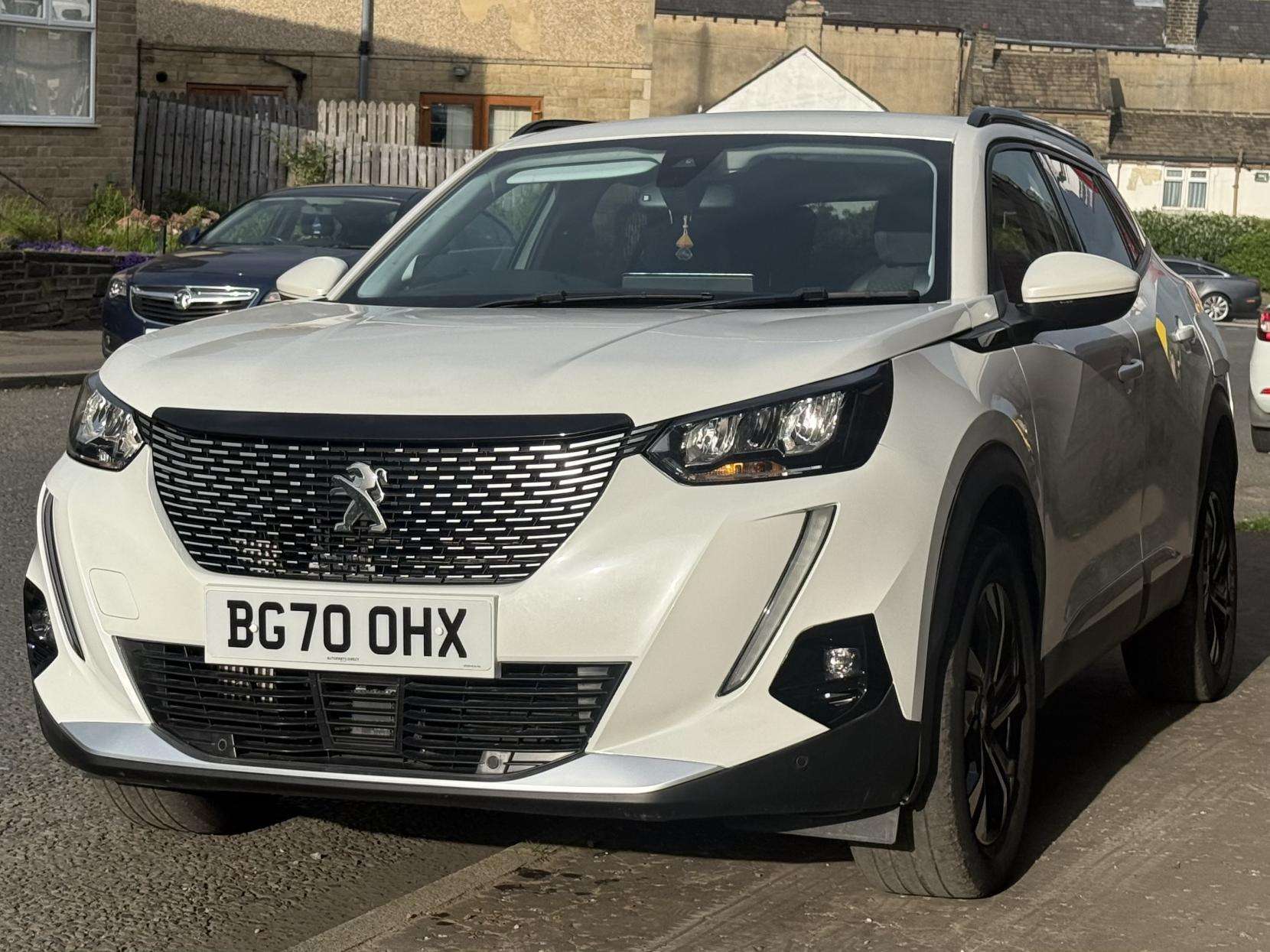 A 2020 PEUGEOT 2008 1.2 PureTech Allure Premium SUV 5dr Petrol Manual Euro 6 (s/s) (100 ps) A 2020 PEUGEOT 2008 1.2 PureTech Allure Premium SUV 5dr Petrol Manual Euro 6 (s/s) (100 ps)