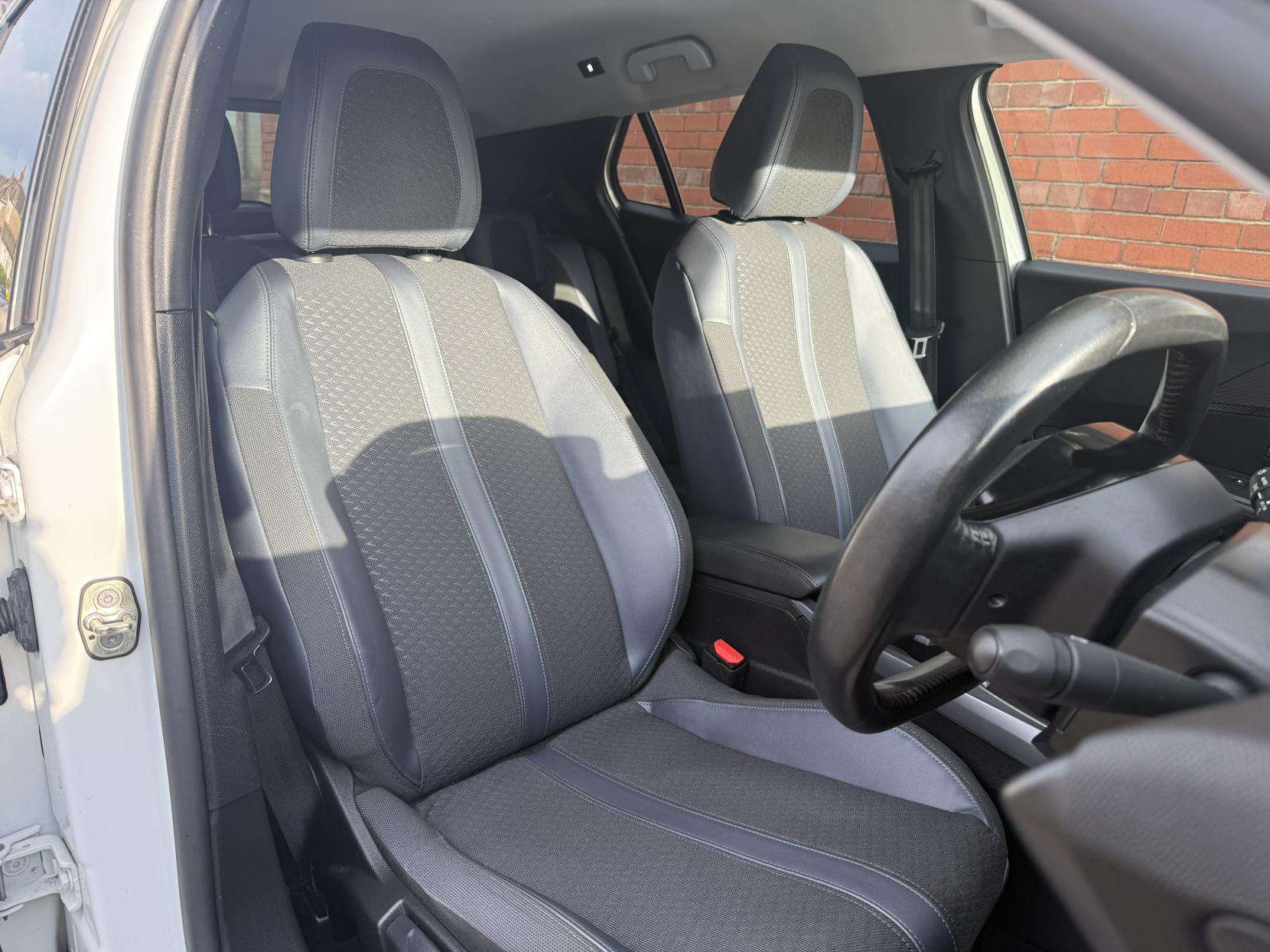 2020 PEUGEOT 2008 2020 PEUGEOT 2008