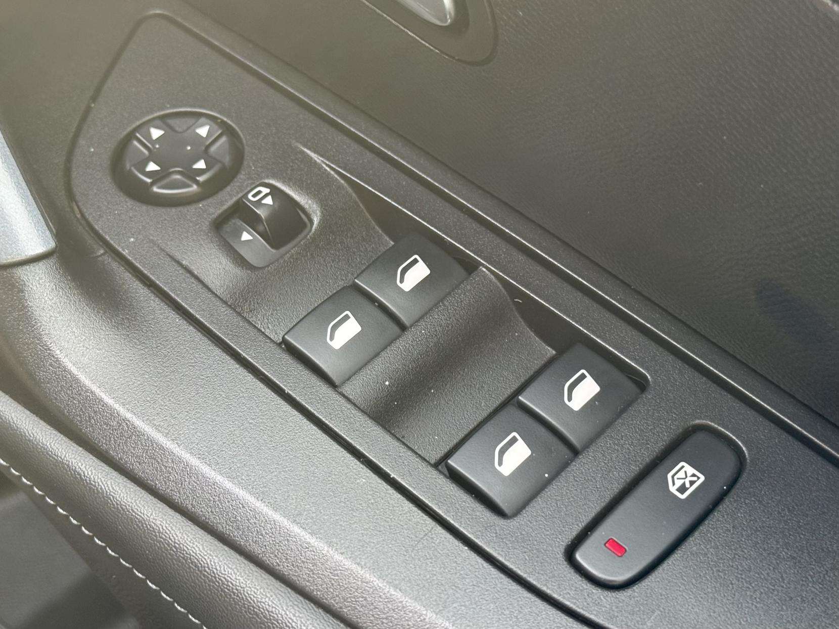2020 PEUGEOT 2008 2020 PEUGEOT 2008
