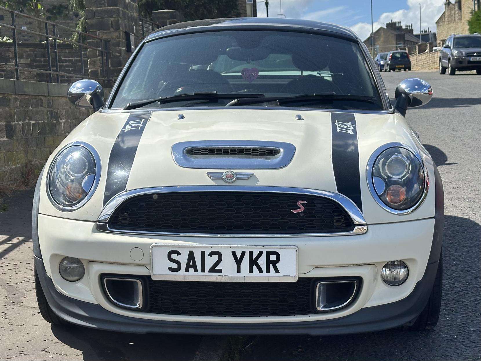A 2012 MINI COUPE 2.0 Cooper SD Coupe 2dr Diesel Manual Euro 5 (s/s) (143 ps) A 2012 MINI COUPE 2.0 Cooper SD Coupe 2dr Diesel Manual Euro 5 (s/s) (143 ps)