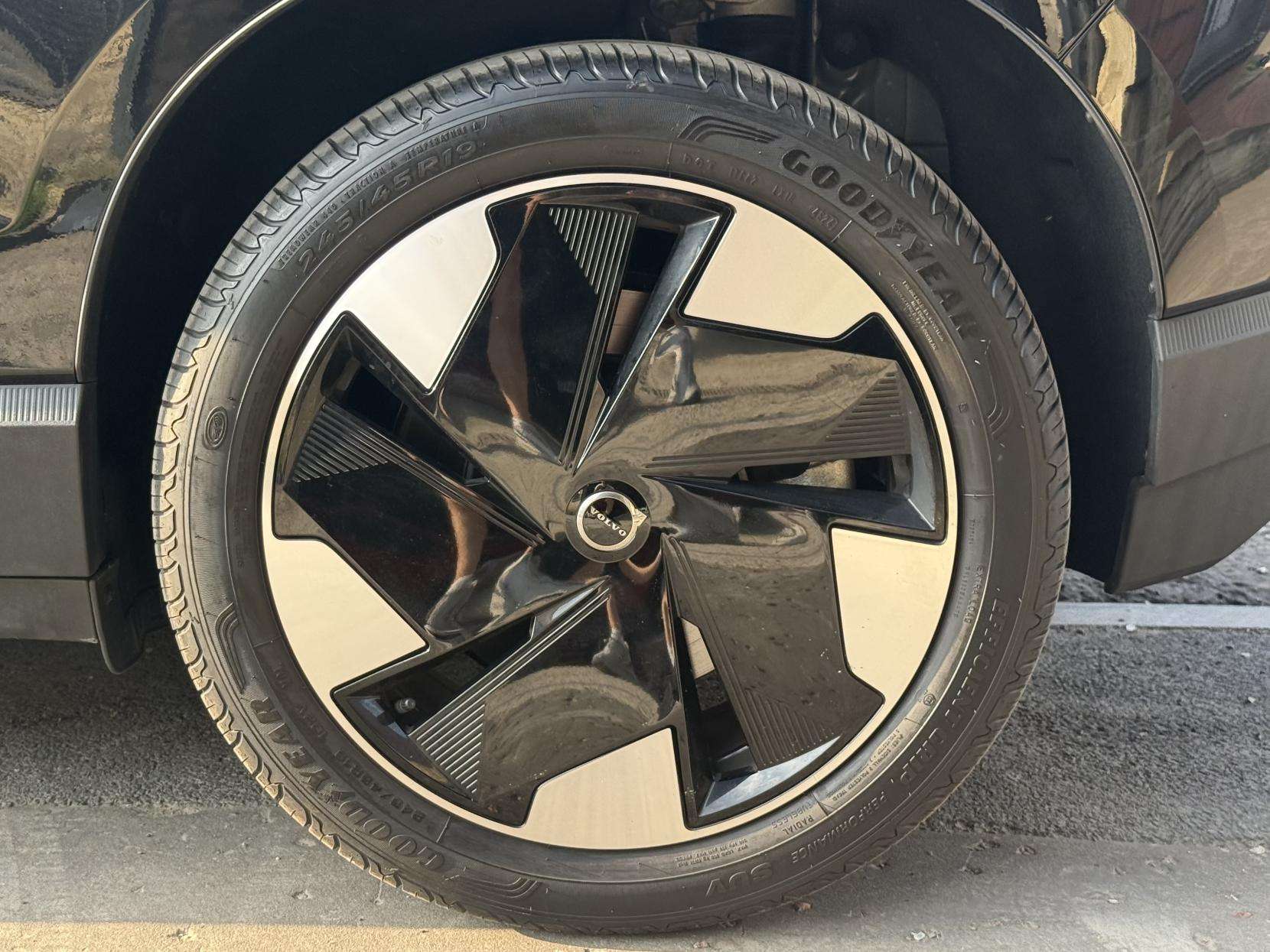 2025 VOLVO EX30 2025 VOLVO EX30