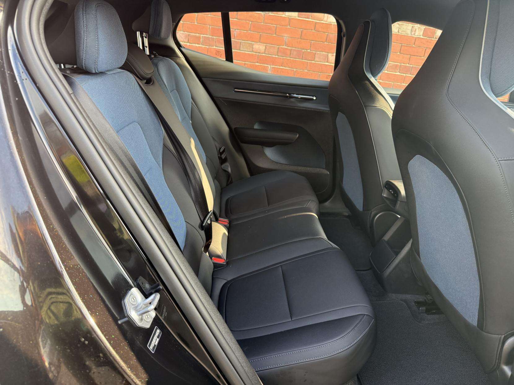 2025 VOLVO EX30 2025 VOLVO EX30