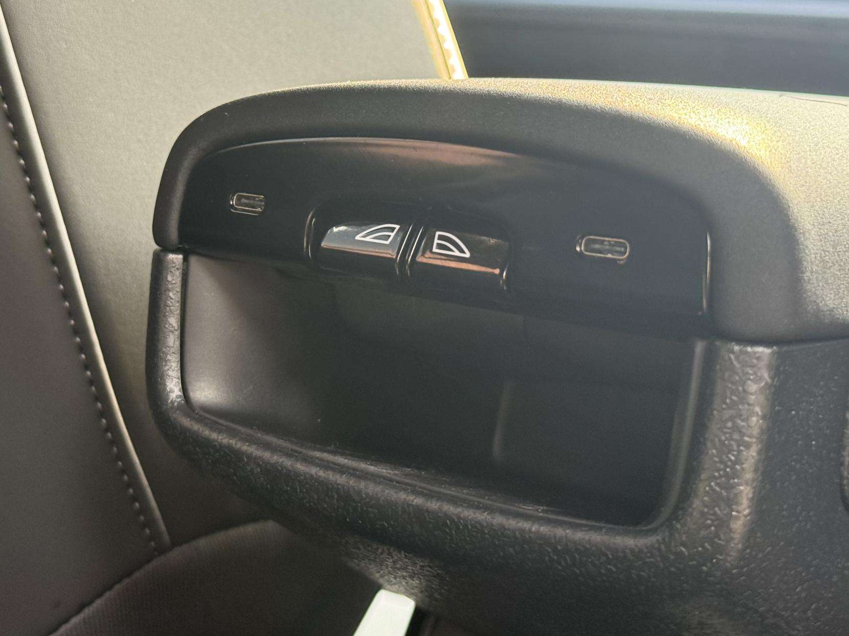 2025 VOLVO EX30 2025 VOLVO EX30