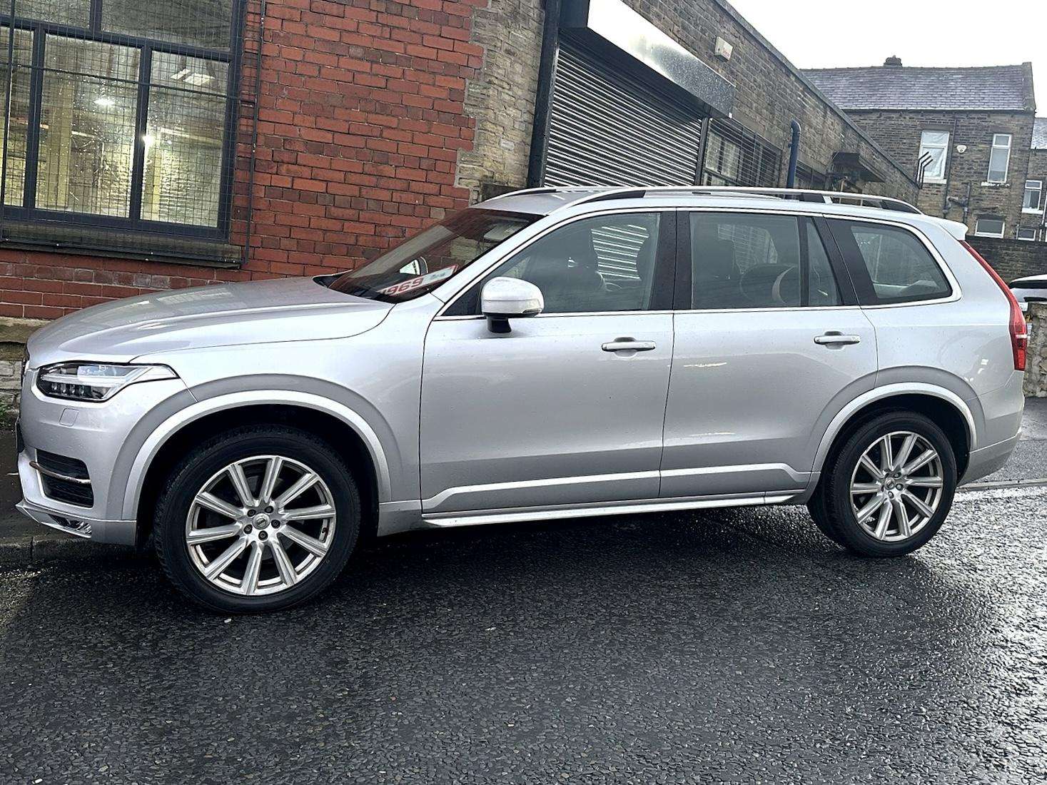 A 2018 VOLVO XC90 2.0 D5 PowerPulse Momentum Pro SUV 5dr Diesel Auto 4WD Euro 6 (s/s) (235 ps) A 2018 VOLVO XC90 2.0 D5 PowerPulse Momentum Pro SUV 5dr Diesel Auto 4WD Euro 6 (s/s) (235 ps)
