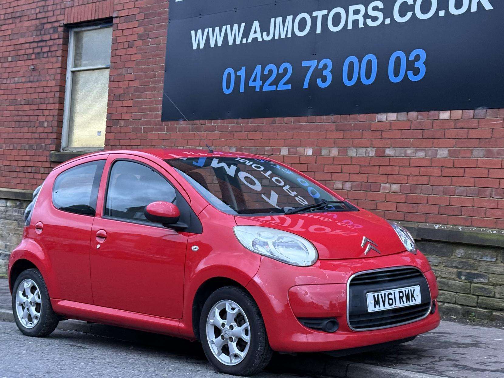 A 2011 CITROEN C1 1.0i VTR+ Hatchback 5dr Petrol Manual Euro 5 (68 ps) A 2011 CITROEN C1 1.0i VTR+ Hatchback 5dr Petrol Manual Euro 5 (68 ps)