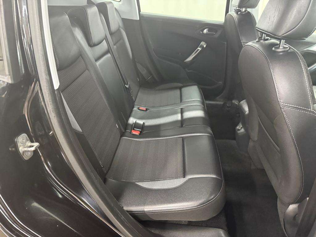 2017 PEUGEOT 2008 2017 PEUGEOT 2008