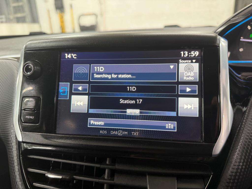 2017 PEUGEOT 2008 2017 PEUGEOT 2008