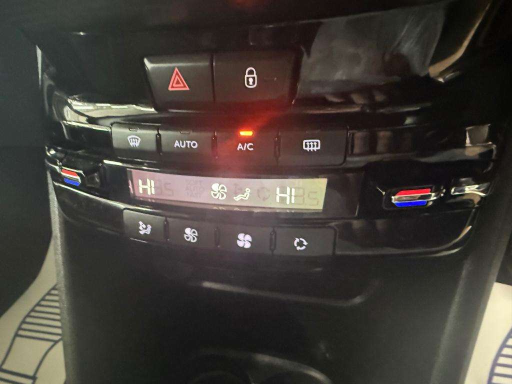 2017 PEUGEOT 2008 2017 PEUGEOT 2008