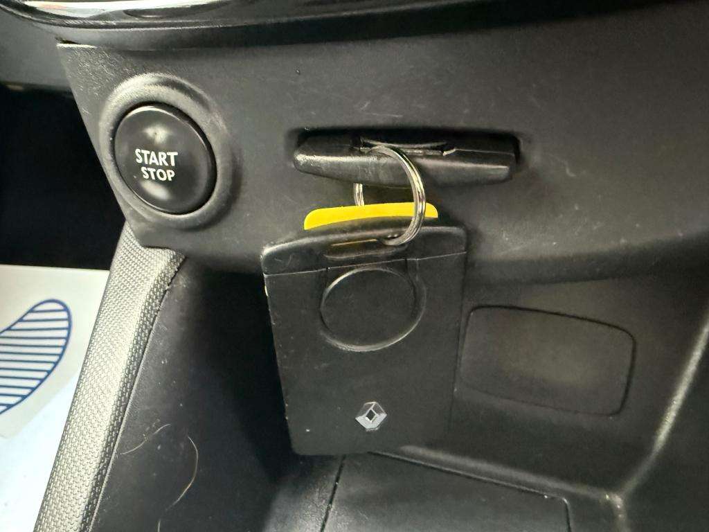 2014 RENAULT CLIO 2014 RENAULT CLIO