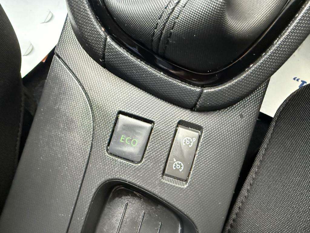 2014 RENAULT CLIO 2014 RENAULT CLIO