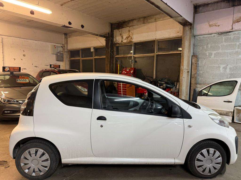 A 2013 CITROEN C1 Vt A 2013 CITROEN C1 Vt