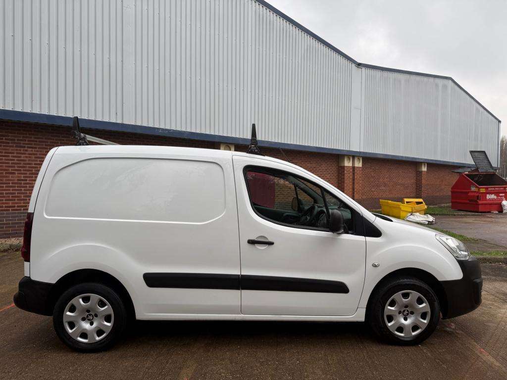 A 0 PEUGEOT PARTNER Professional L1 Blue Hdi A 0 PEUGEOT PARTNER Professional L1 Blue Hdi