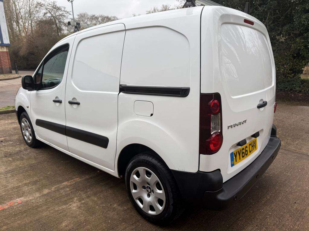 A 0 PEUGEOT PARTNER Professional L1 Blue Hdi A 0 PEUGEOT PARTNER Professional L1 Blue Hdi