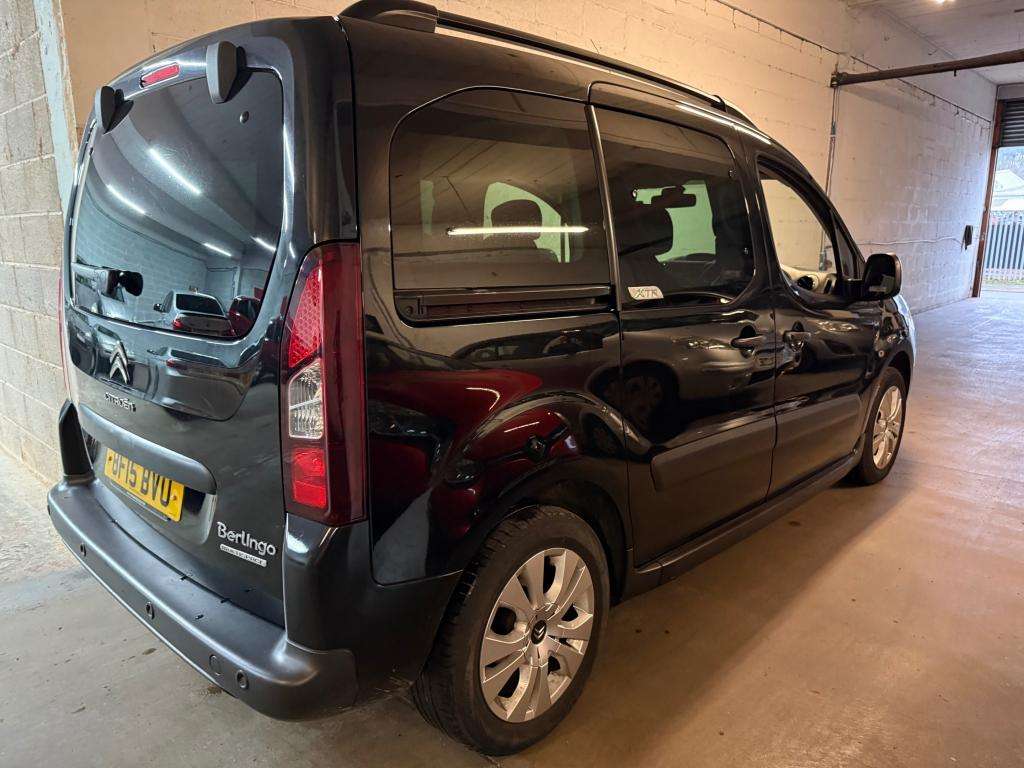 A 2015 CITROEN BERLINGO MULTISPACE Xtr Hdi A 2015 CITROEN BERLINGO MULTISPACE Xtr Hdi