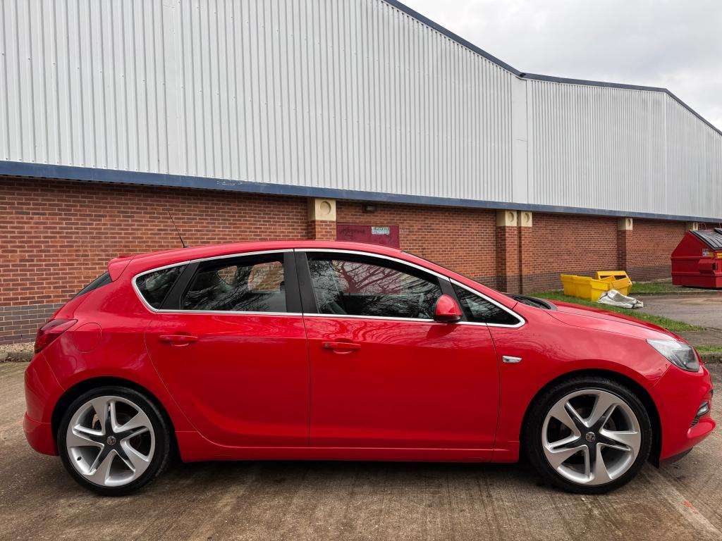 A 2016 VAUXHALL ASTRA Limited Edition A 2016 VAUXHALL ASTRA Limited Edition