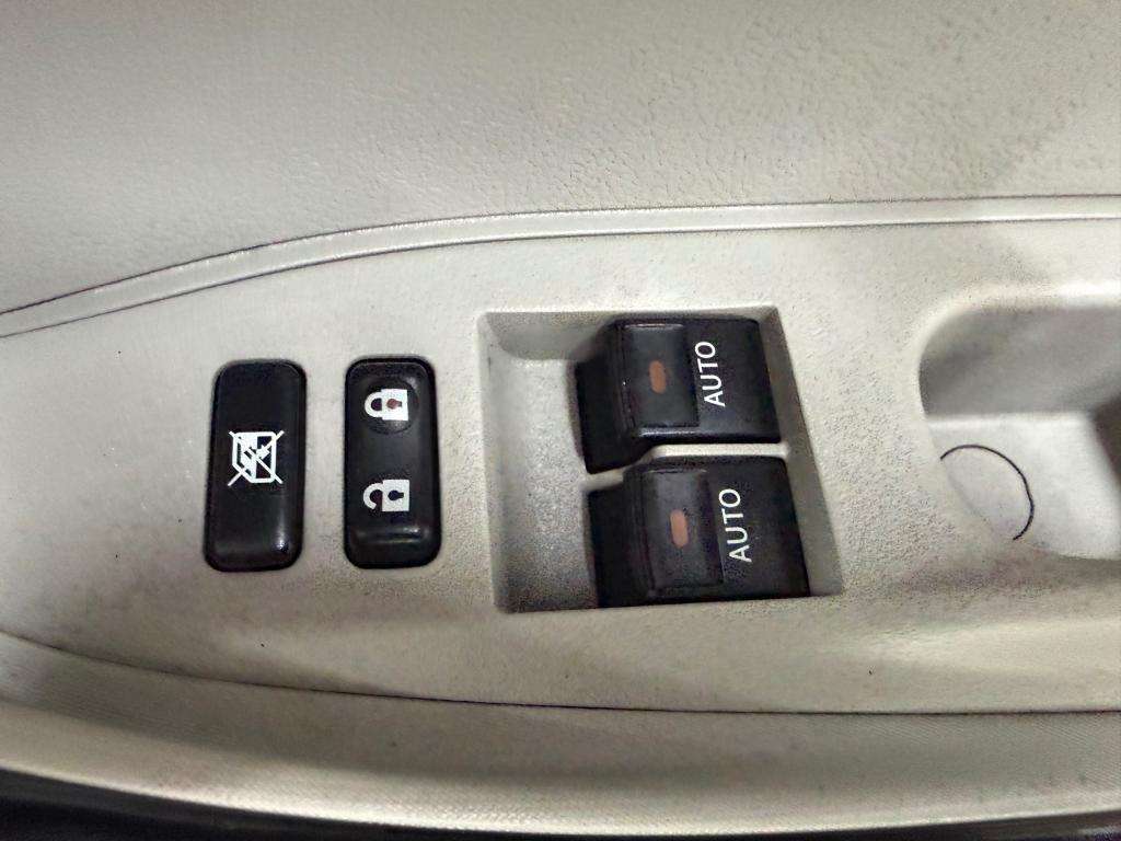 2013 TOYOTA IQ 2013 TOYOTA IQ