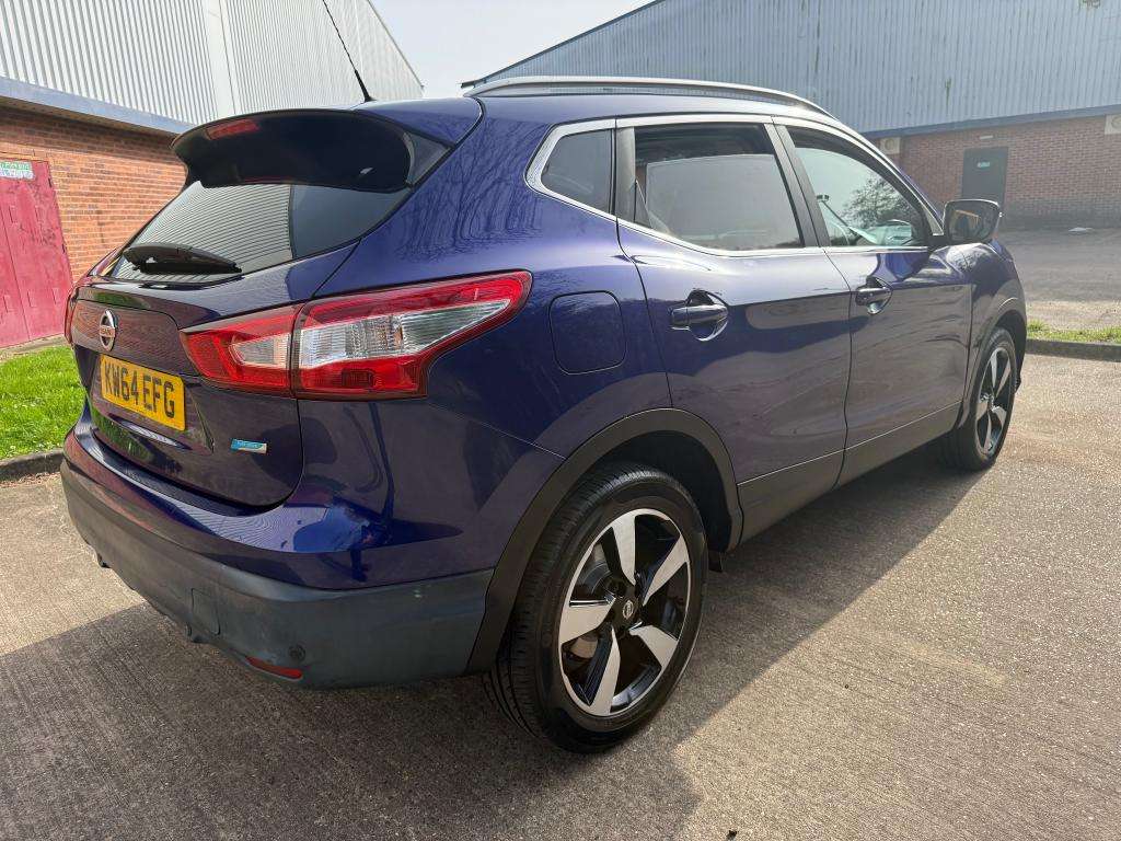 A 2015 NISSAN QASHQAI N-tec+ Dci A 2015 NISSAN QASHQAI N-tec+ Dci