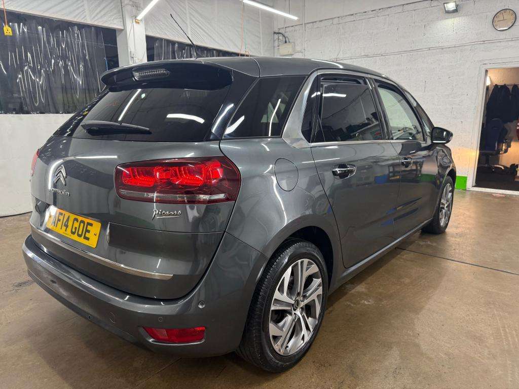 A 2014 CITROEN C4 PICASSO Exclusive+ Airdream E-hdi Semi-auto A 2014 CITROEN C4 PICASSO Exclusive+ Airdream E-hdi Semi-auto