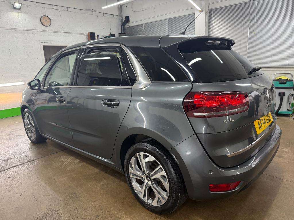 A 2014 CITROEN C4 PICASSO Exclusive+ Airdream E-hdi Semi-auto A 2014 CITROEN C4 PICASSO Exclusive+ Airdream E-hdi Semi-auto