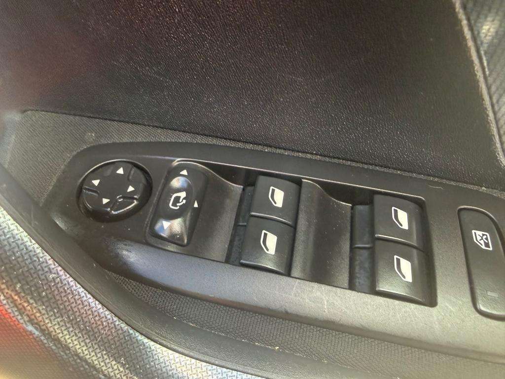 2017 PEUGEOT 2008 2017 PEUGEOT 2008