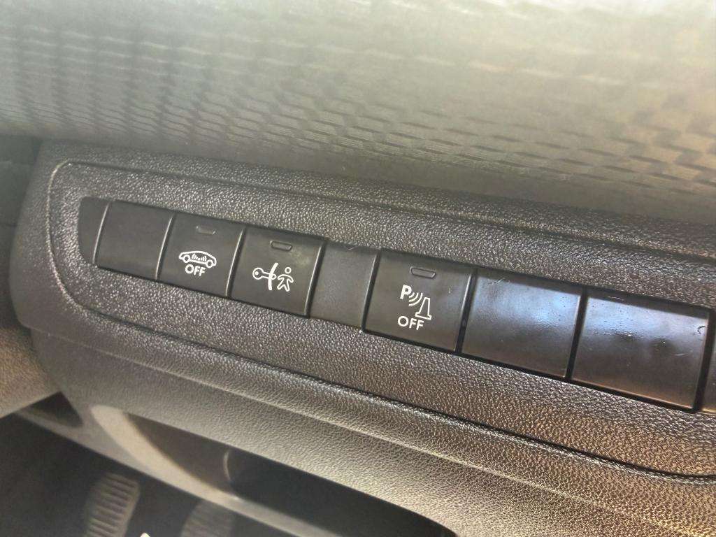 2017 PEUGEOT 2008 2017 PEUGEOT 2008