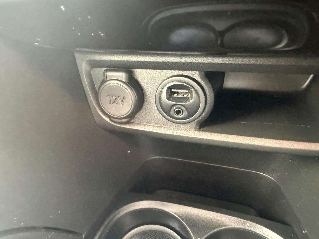 2017 PEUGEOT 2008 2017 PEUGEOT 2008