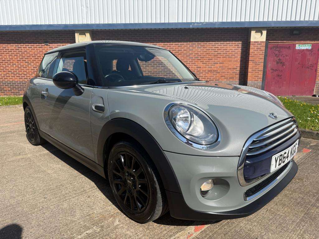 A 2014 MINI HATCH Cooper D A 2014 MINI HATCH Cooper D