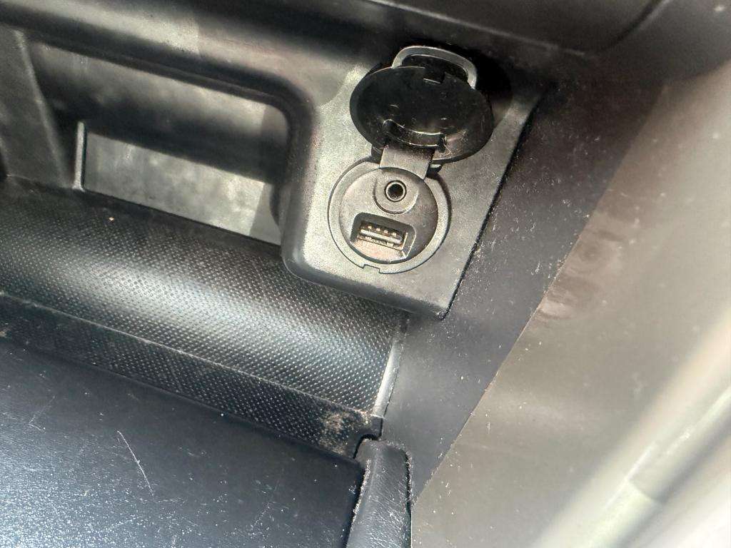 2012 PEUGEOT 207 2012 PEUGEOT 207