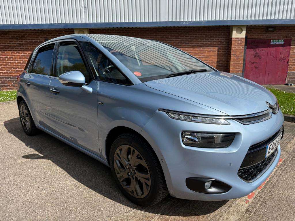 A 2014 CITROEN C4 PICASSO Exclusive+ Airdream E-hdi Semi-auto A 2014 CITROEN C4 PICASSO Exclusive+ Airdream E-hdi Semi-auto