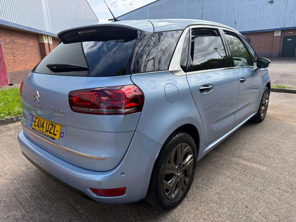 A 2014 CITROEN C4 PICASSO Exclusive+ Airdream E-hdi Semi-auto A 2014 CITROEN C4 PICASSO Exclusive+ Airdream E-hdi Semi-auto