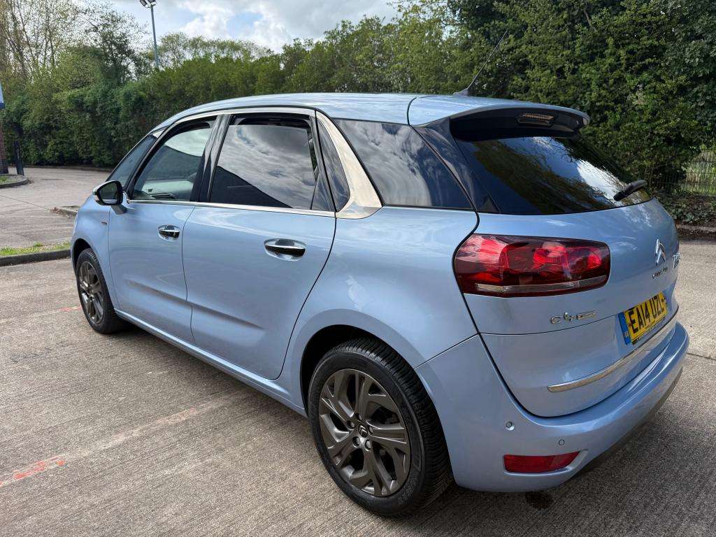A 2014 CITROEN C4 PICASSO Exclusive+ Airdream E-hdi Semi-auto A 2014 CITROEN C4 PICASSO Exclusive+ Airdream E-hdi Semi-auto